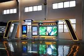 又一新款智能候車亭  新鮮出爐